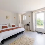 Peaceful Estate With Pool Near Tournon