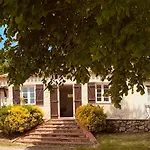 Peaceful Estate With Pool Near Tournon Feriehus *