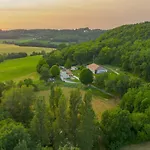 Feriehus Peaceful Estate With Pool Near Tournon Frespech