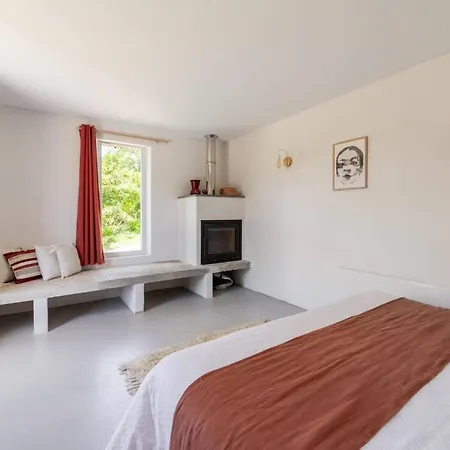 Peaceful Estate With Pool Near Tournon Frespech
