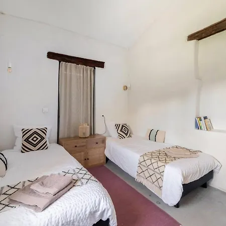 Peaceful Estate With Pool Near Tournon Frespech