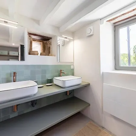 Peaceful Estate With Pool Near Tournon Frespech